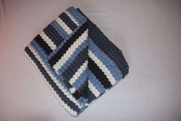 Warme blauw, wit, donkergrijs gestreepte deken (geschikt voor ledikant)